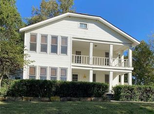 726 E 1800th Rd, Baldwin City, KS 66006