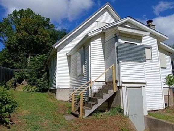 3rd image of 377 Main St