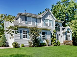 1702 Finderne St, Oakhurst, NJ