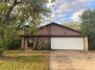 1106 Braeswood Dr, Bryan, TX 77803