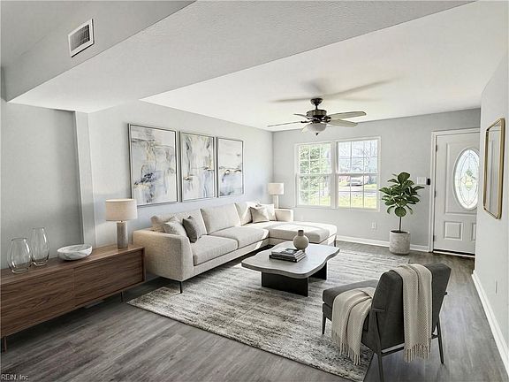 4th image of 1008 Rowe St