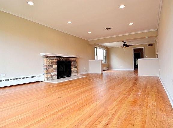 3rd image of 2745 W 94th St