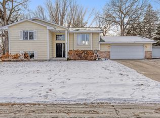 538 Devonshire Dr, Nya, MN 55397