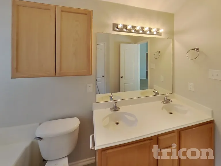 304 Sardius Blvd — Photo 8