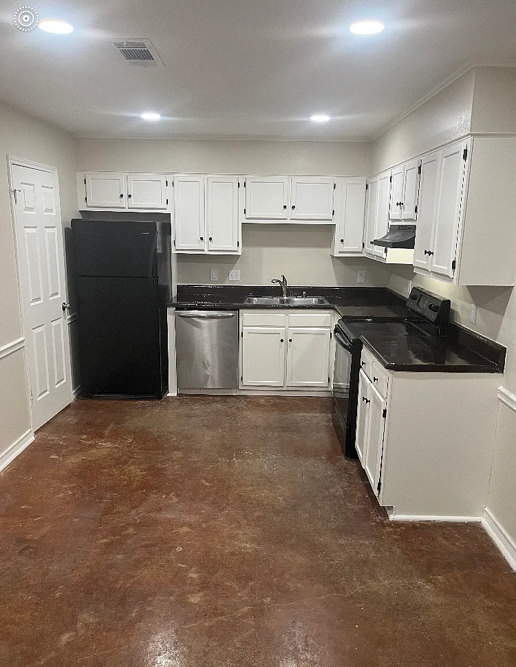 3 bed, 1.5 bath, 1289 sqft, $1,500 — Photo 4