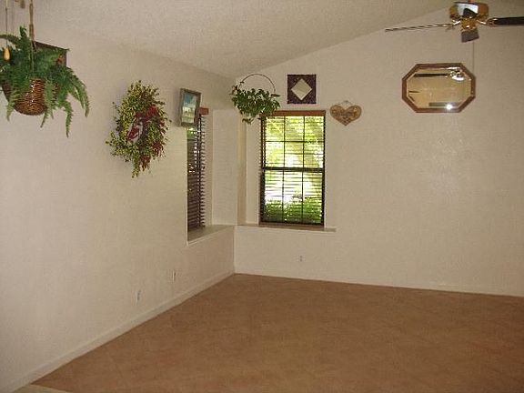 2nd image of 1113 Fairlawn Cv