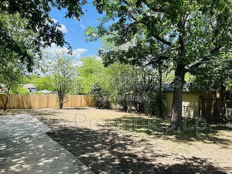1807 Gorman — Photo 13