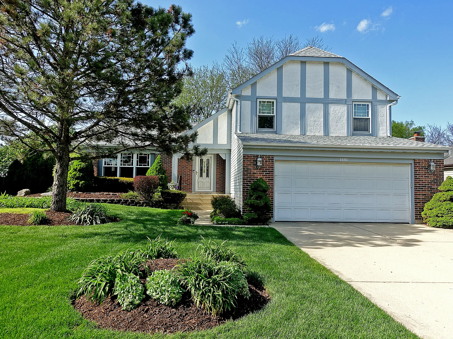 1401 Hyatt Dr photo 1