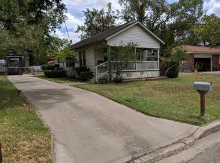 109 S Avenue G, Shiner, TX 77984