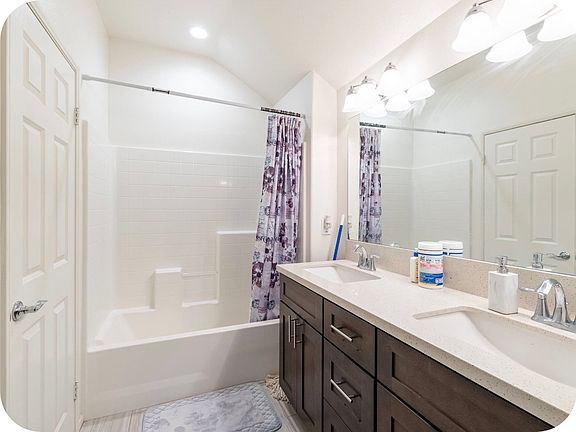 3rd image of 43858 Catsue Pl