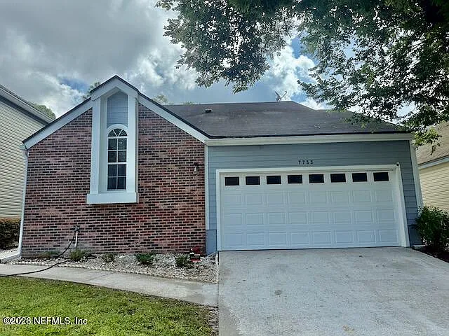 3 bed, 2.0 bath, 1269 sqft, $1,895 — Photo 2