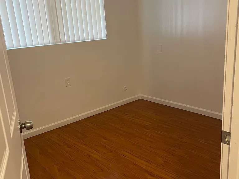 221 W Tulare Ave #Q — Photo 12