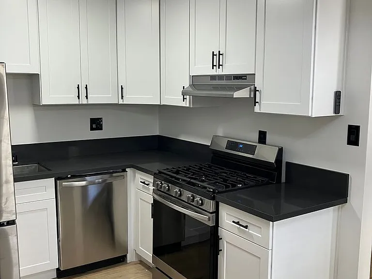 2535 Kansas Ave — Photo 1
