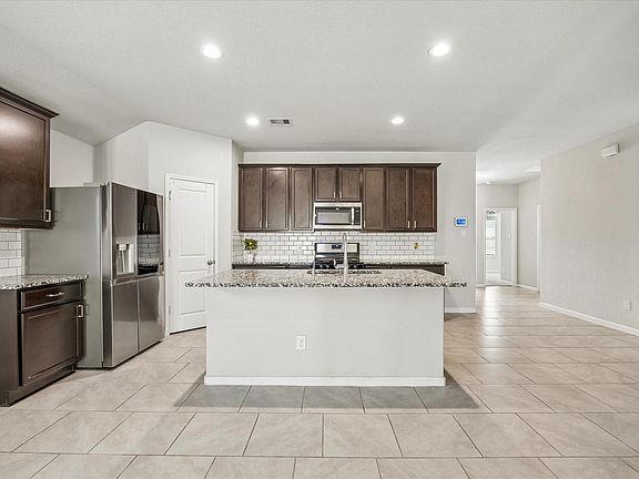5th image of 7542 Highland Chase Dr