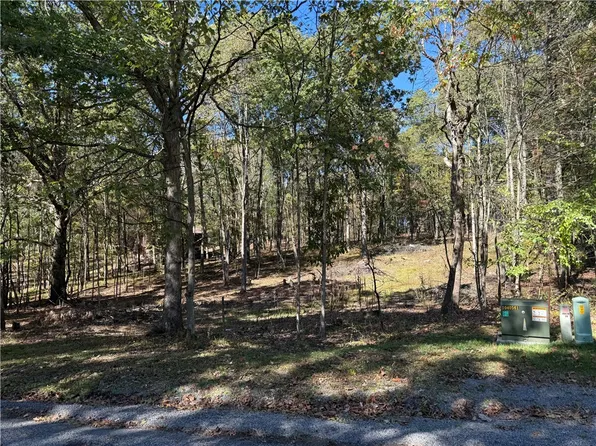 121 Helga Dr, West Sunbury, PA 16061