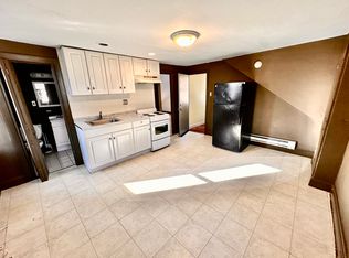 246 W Harvey St APT 3F, Philadelphia, PA 19144