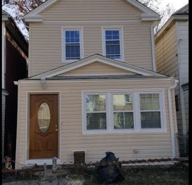 1st image of 10418 93rd Ave #2FAM