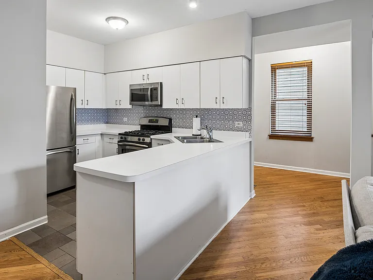 3142 N Southport Ave #1E — Photo 8