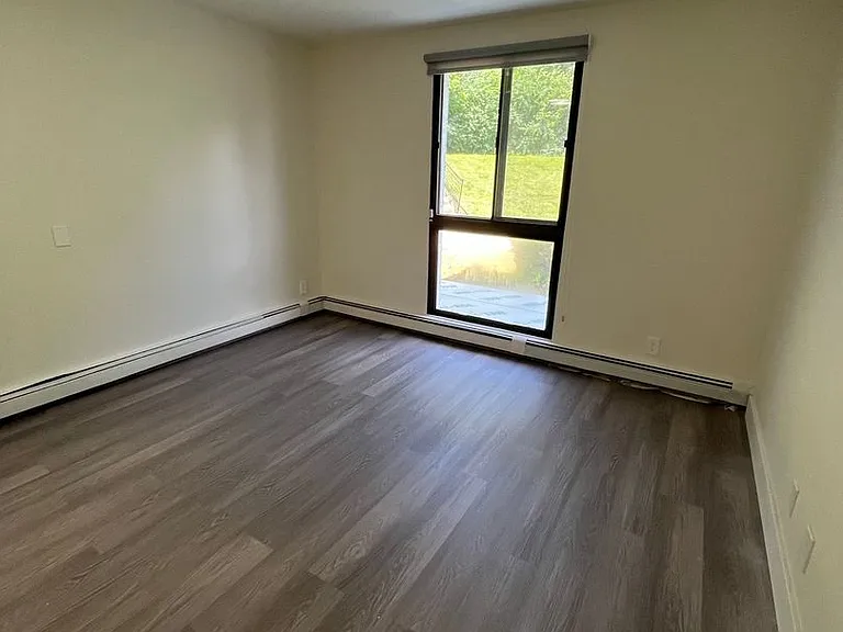 Sycamore Place Apartments — Photo 42