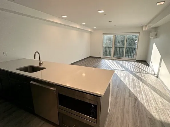 11 Dana Ave #306, Hyde Park, MA 02136