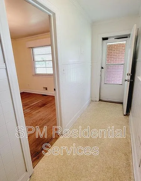 2512 Castle Hayne Rd — Photo 8