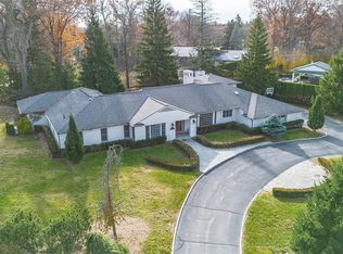 591 Rudgate Rd, Bloomfield Hills, MI 48304