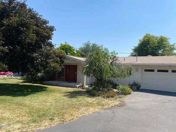 2433 Redwood Dr, Klamath Falls, OR 97601