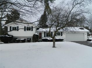 1913 Dublin Rd, Penfield, NY 14526