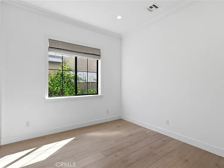 1405 Oak Ave — Photo 9