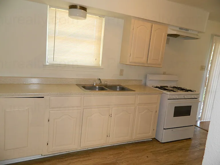 7826 Overridge Dr — Photo 5