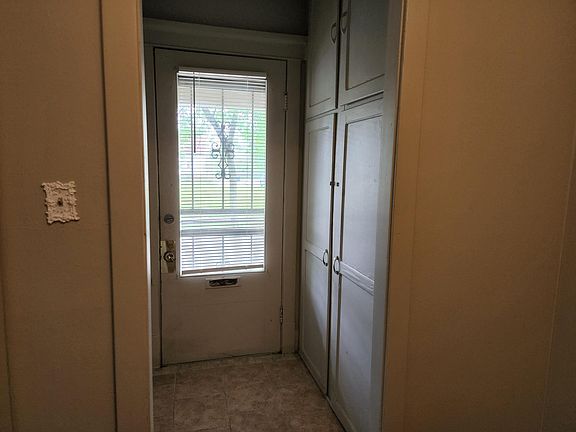 3rd image of 2212 W Clarke St #2214