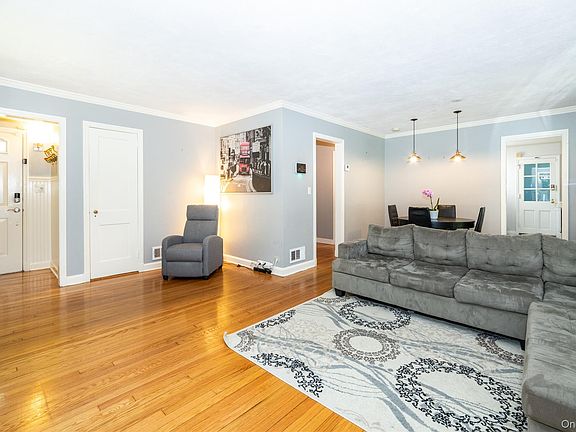 5th image of 26 Powderhorn Road