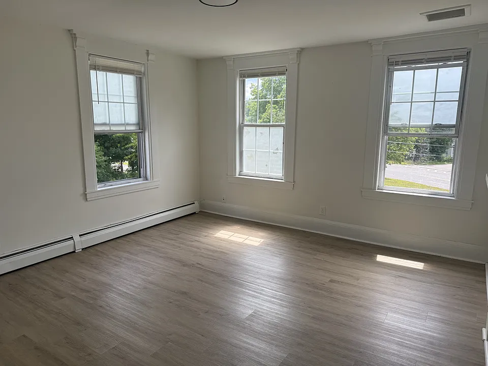 3 Berwick Rd #4