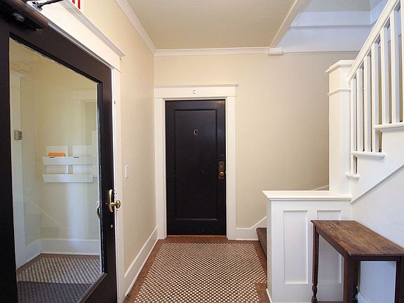 3rd image of 2314 SW Vista Ave APT C