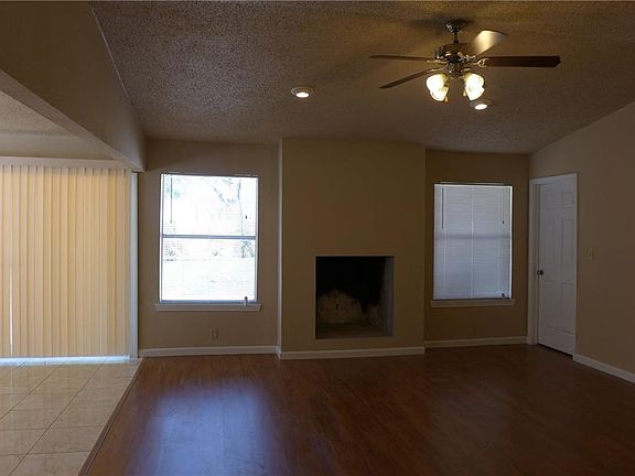 2nd image of 2404 Lexington Dr