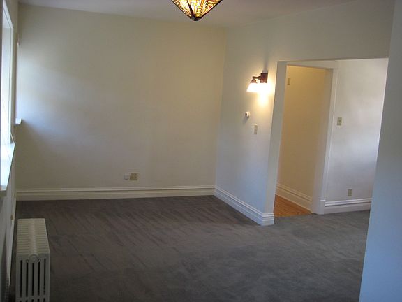 2nd image of 5028 S Ellis Ave #Ch