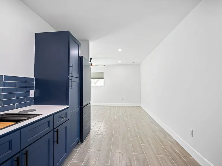 3012 Broadway — Photo 12