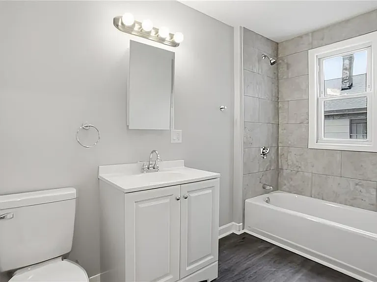 188 Division St #2R — Photo 10