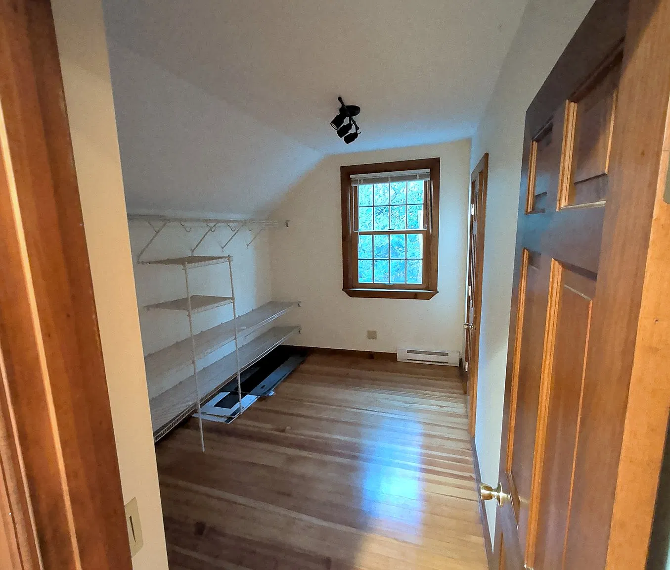 3 bed, 1120 sqft, $2,750 — Photo 4