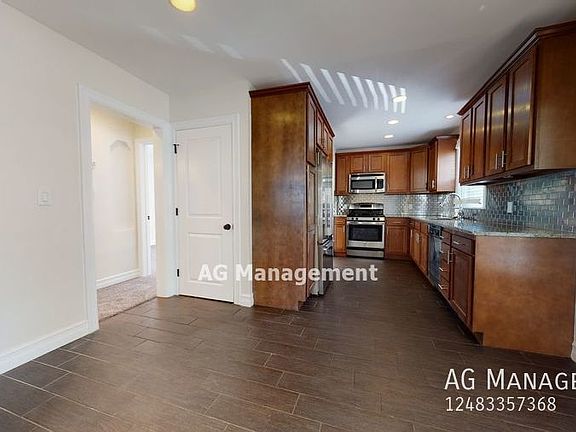 5th image of 14060 Talbot Ave