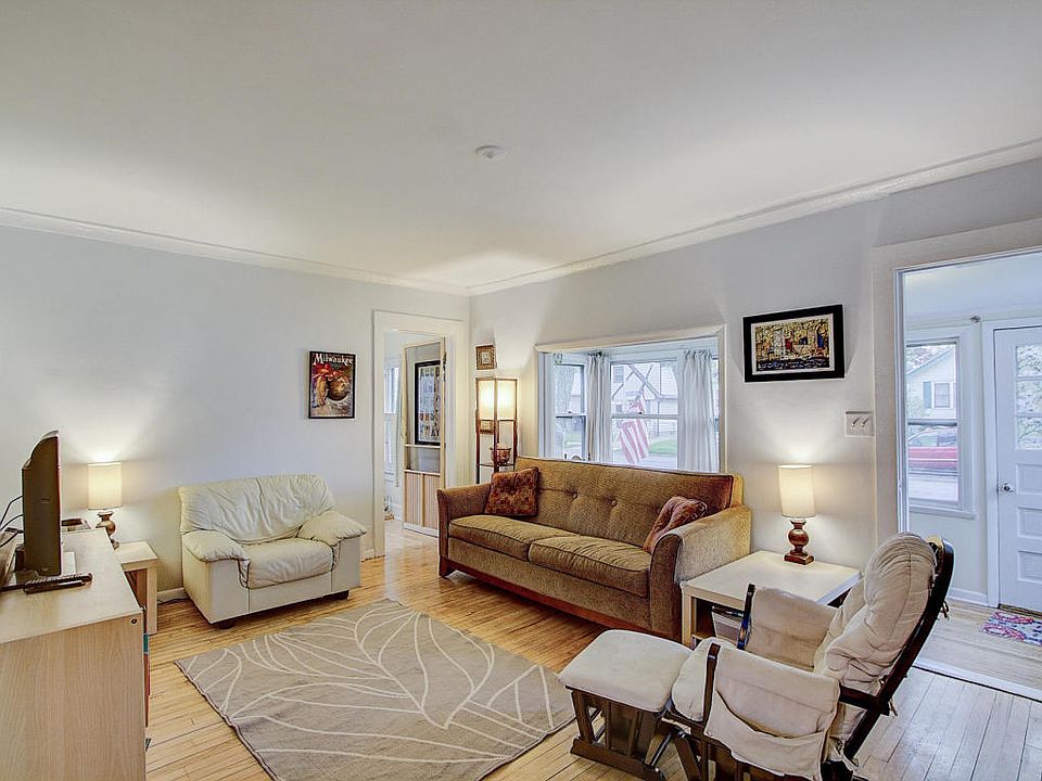 2nd image of 6204 W Stevenson St