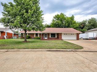2714 Stratford Dr, Enid, OK 73703