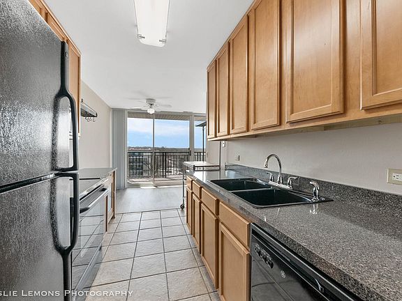 4th image of 5950 Oakwood Dr APT 6A