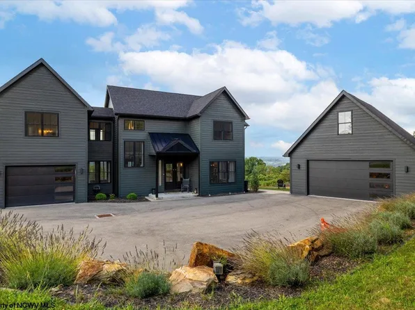 107 Oak Hl, Morgantown, WV 26508