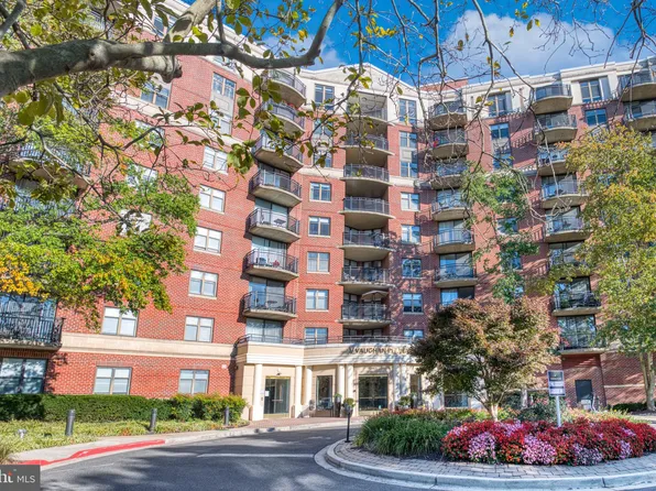 3401 38th St NW APT 220, Washington, DC 20016
