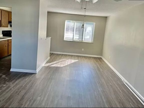 3rd image of 9347 Kingsboro Ct