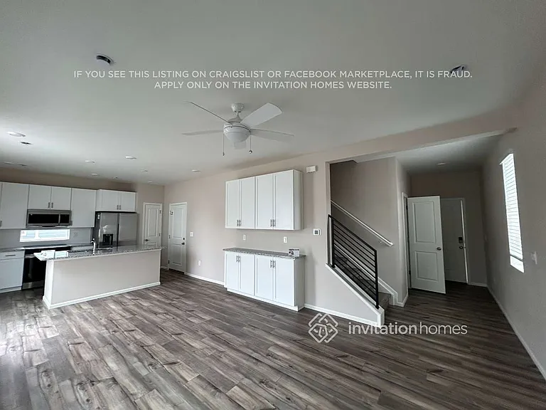 3360 Pearwood Dr — Photo 2