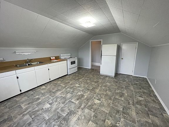 4th image of 222 1/2 Lincoln Lake Ave SE #2
