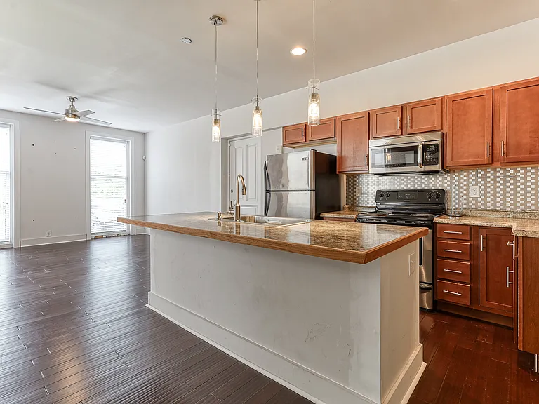 2352 Kemper Ln — Photo 15