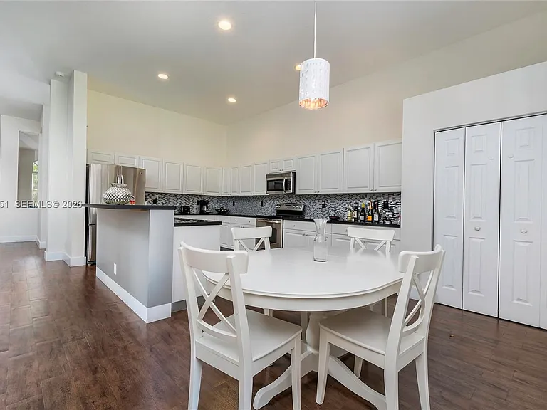 1225 Skylark Dr — Photo 8